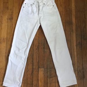 White Levi 501’s